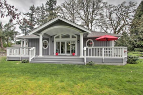 Contemporary Tacoma Cottage with Deck and Pond!